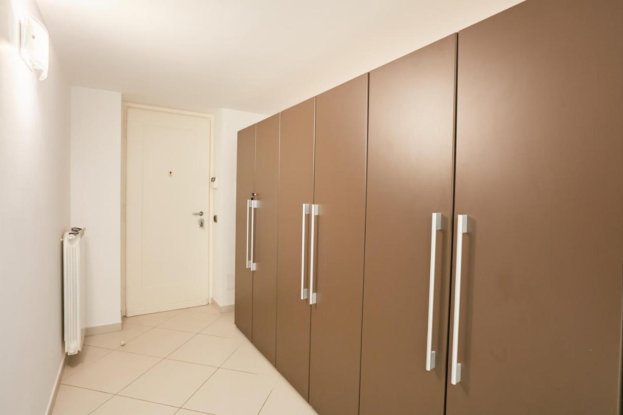 Studio Duplex At National Museum Appartement Napels